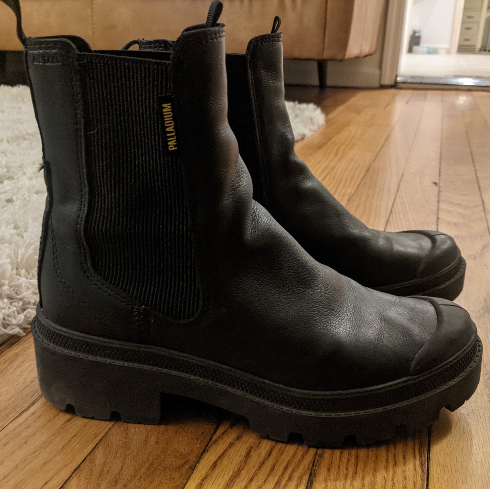 Palladium Women's PallaBase Chelsea Black Leather Boot Size 8W